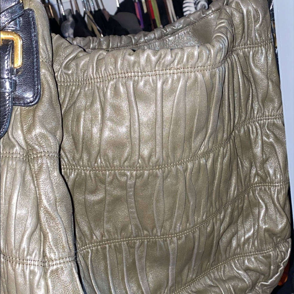prada bag - Picture 2 of 4